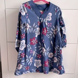 Tea Collection. Size 6.